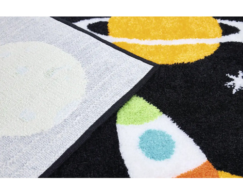 Koberec s vesmírnými motivy