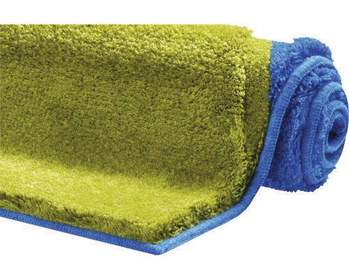 Srolovaný koberec s vysokým vlasem