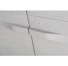 Detail fasádních panelů s dřevěnou strukturou