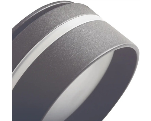 Detail kulatého venkovního svítidla