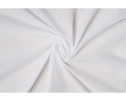 Bílá záclonová látka se záhyby