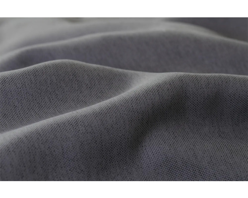 Detail šedé látky s texturou