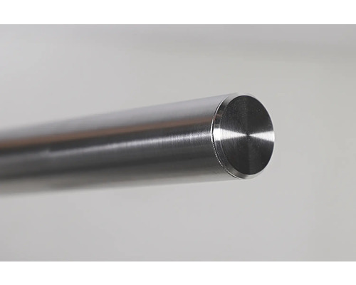 Detail kovové tyče