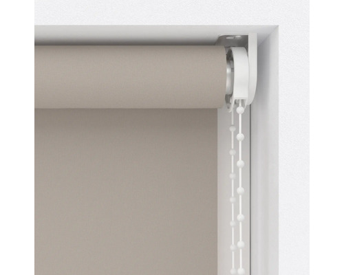 Okenní roleta s řetízkovým ovládáním pro regulaci světla