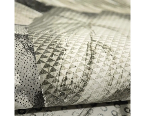 Detail strukturované tapety s trojúhelníkovým vzorem