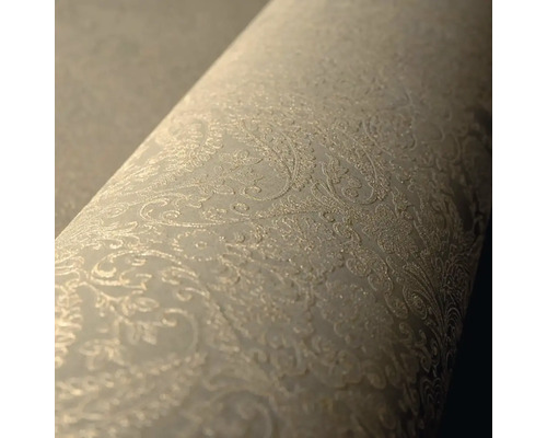 Role tapety s květinovým vzorem