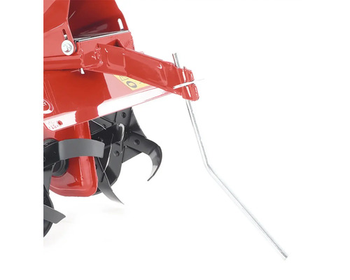 Detailní pohled na rotavátor s kultivačními noži