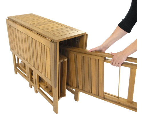 Dřevěný zahradní stůl se skládacími židlemi