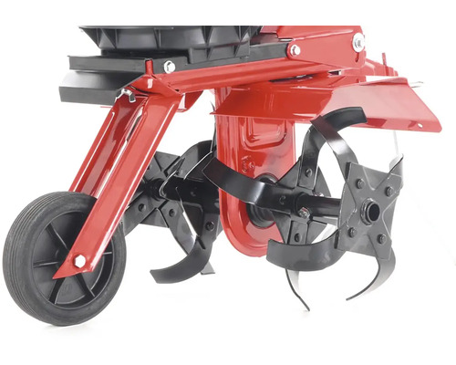 Detailní pohled na motorový kultivátor