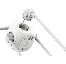 Bílá zásuvková lišta s USB porty a několika zásuvkami