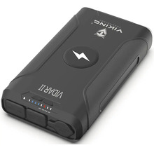 Černý přenosný startovací zdroj s porty USB a DC