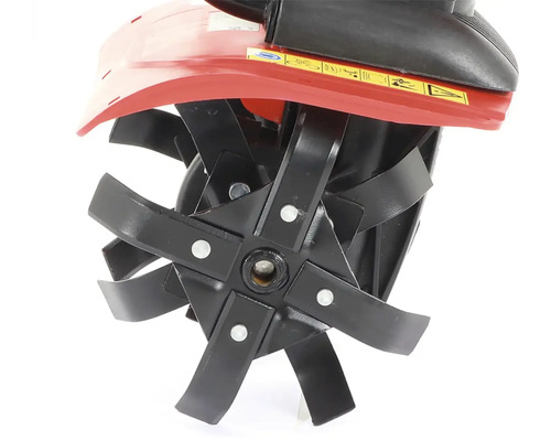 Detail záběru nožů kultivátoru