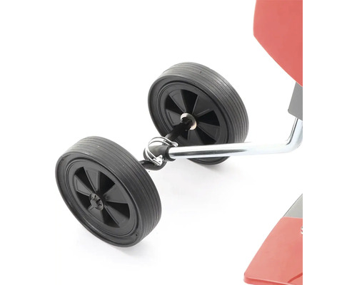 Detailní záběr sypače se dvěma černými koly a kovovým rámem