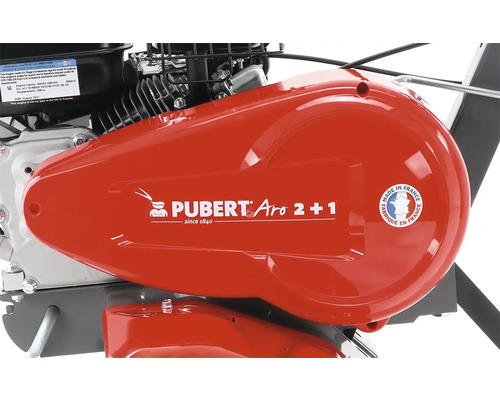 Detailní pohled na kryt motoru kultivátoru s logem Pubert Aro 2+1 a pečetí Vyrobeno ve Francii