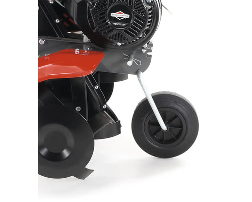 Detail motoru a kola motorového kultivátoru