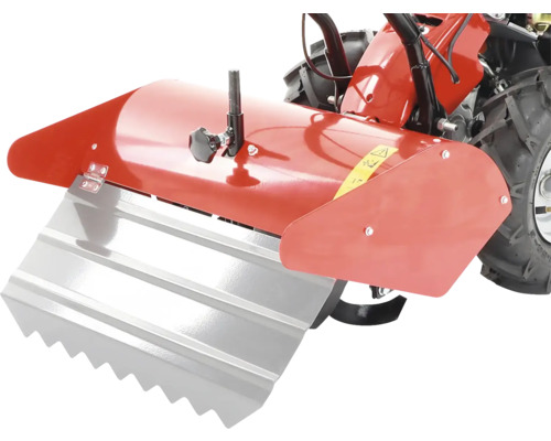 Detailní pohled na motorovou motyku s ochranným zařízením