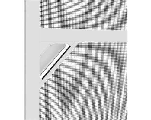 Detail okna proti hmyzu s otočným rámem