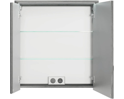 Otevřená zrcadlová skříňka se dvěma skleněnými policemi a zásuvkou