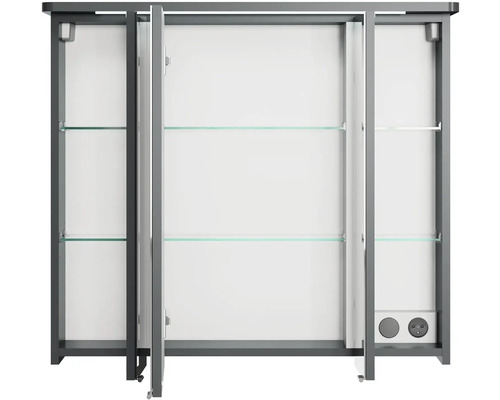 Otevřená zrcadlová skříňka se skleněnými policemi a zásuvkami