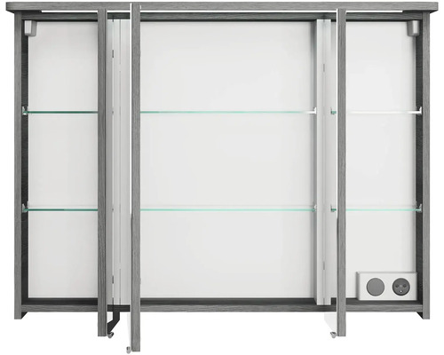 Otevřená koupelnová skříňka se skleněnými policemi a zásuvkou