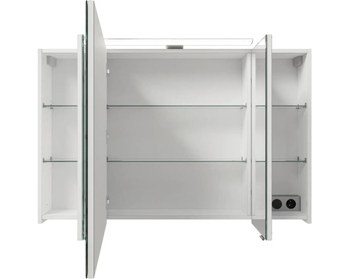 Otevřená zrcadlová skříňka se skleněnými policemi a zásuvkami