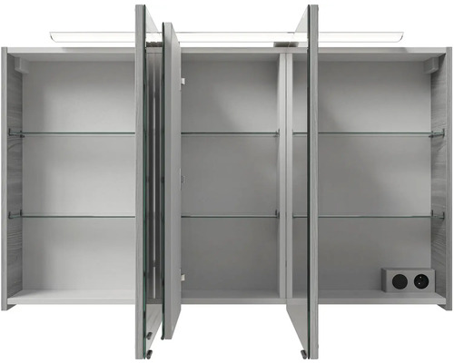 Otevřená zrcadlová skříňka se skleněnými policemi a integrovaným osvětlením