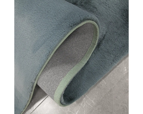 Detailní pohled na koberec s vlasem na podlaze