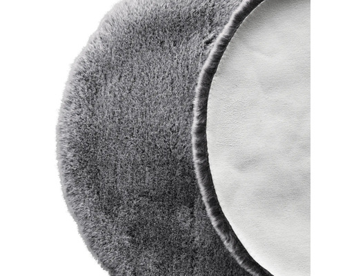 Šedý kulatý koberec s vysokým vlasem