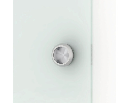 Kovová mušle kliky dveří na skleněných dveřích