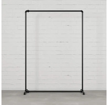 Stojan na šaty z kovové trubky