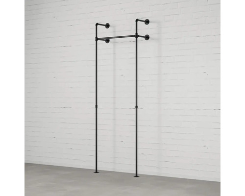 Nástěnný šatní věšák z kovových trubek