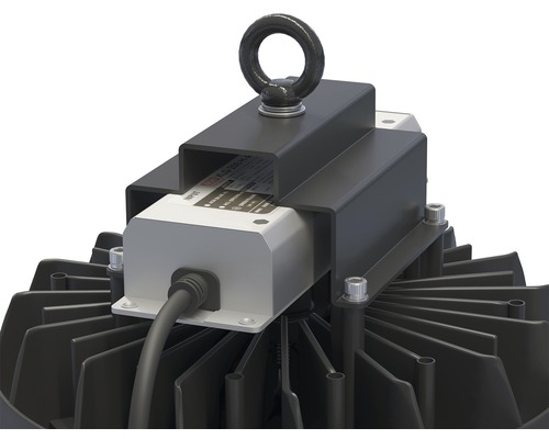 Detail halového svítidla se závěsem