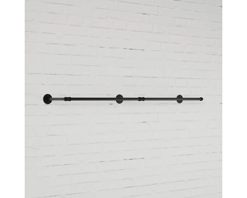 Černá šatní tyč pro montáž na stěnu