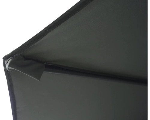 Detailní pohled na potah slunečníku