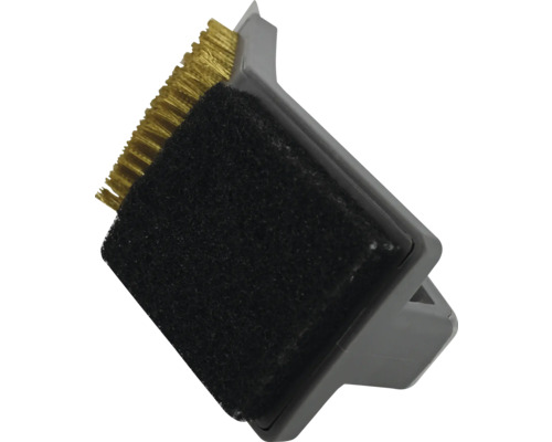 Čisticí kartáč se štětinami a houbou na grily