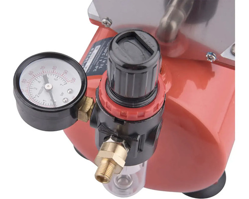 Detail regulátoru tlaku s manometrem na kompresoru