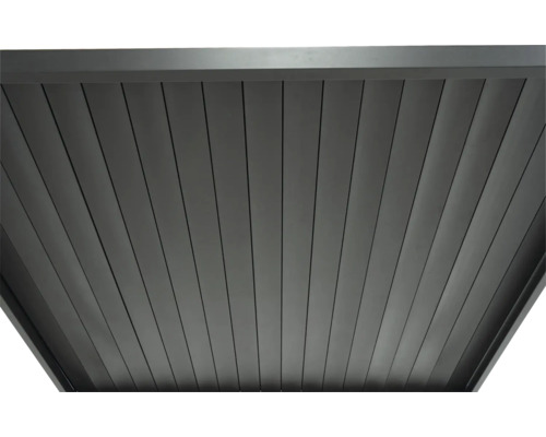 Detail střešní konstrukce terasového přístřešku s lamelami