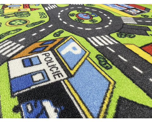 Koberec na hraní s motivem ulice a policejní budovy