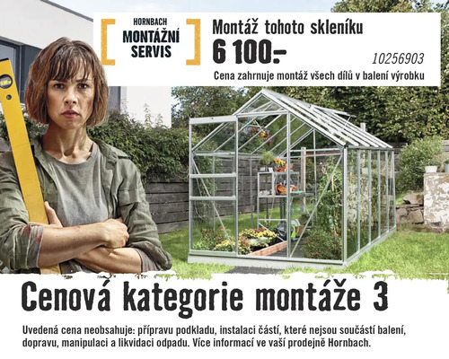 Žena s vodováhou a skleník s montážním servisem od společnosti Hornbach