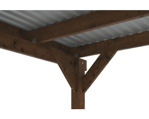 Detail dřevěné pergoly s kovovou střechou