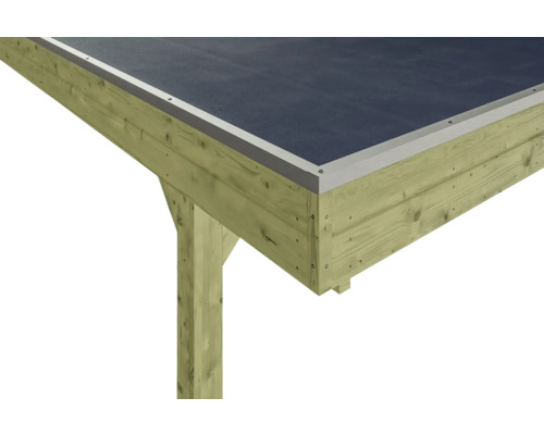 Detailní pohled na dřevěný zahradní altán s plochou střechou a hliníkovým okrajem