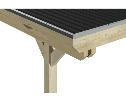 Detail dřevěné konstrukce s kovovou střechou