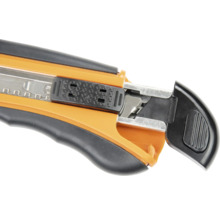 Řezací nůž s výsuvnou čepelí