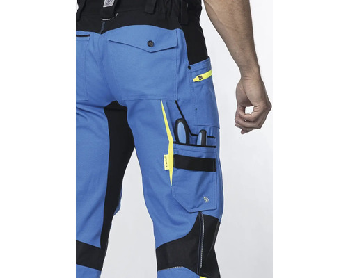 Modré pracovní kalhoty s mnoha kapsami