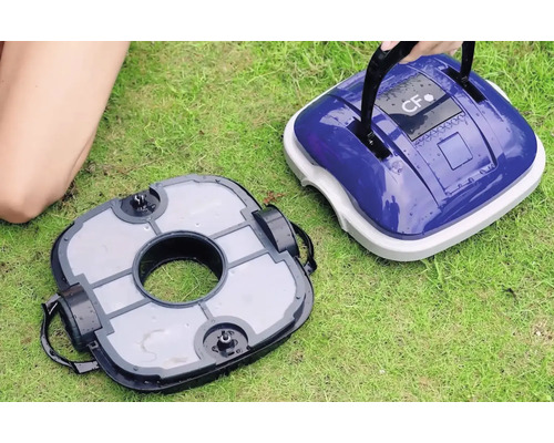 Automatický čistič bazénů a filtr na trávníku