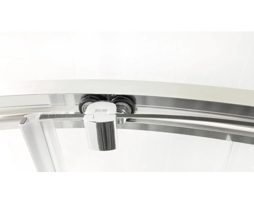 Detailní pohled na válečky sprchového koutu