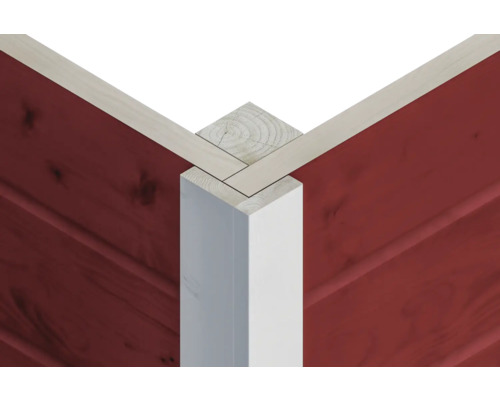 Detail rohu domu s dřevěným obkladem