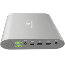 Stříbrná powerbanka s USB porty a indikátorem nabití