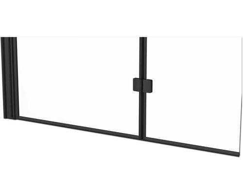 Detail sprchového koutu s černým rámem a rukojetí