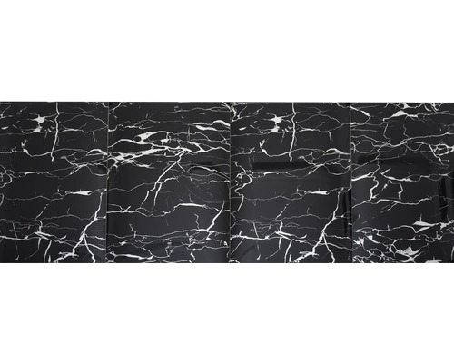 Obklady s mramorovým vzhledem v černé a bílé barvě